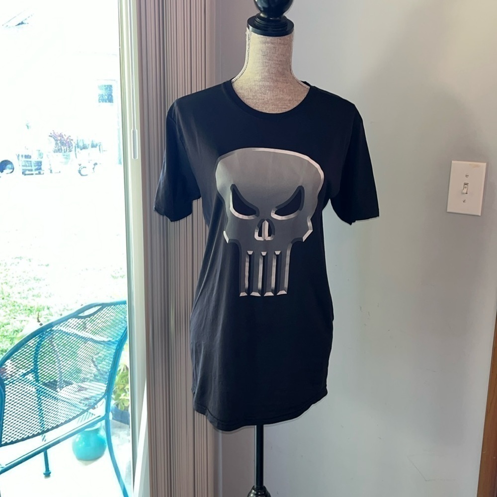 Marvel Comics Pure Hero PUNISHER Dry Fit Sz SM 38-40